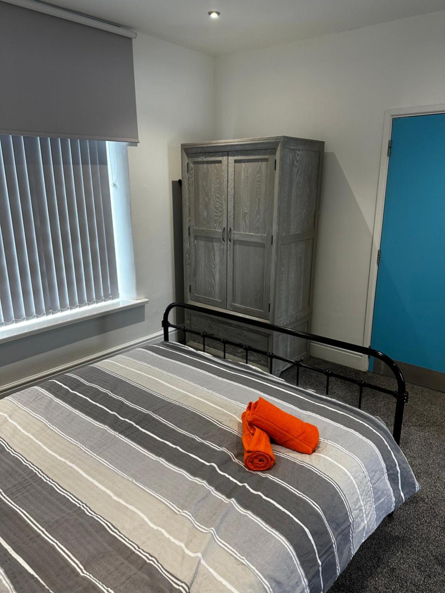 Town Centre Studio Flat Merthyr Tydfil Exterior foto