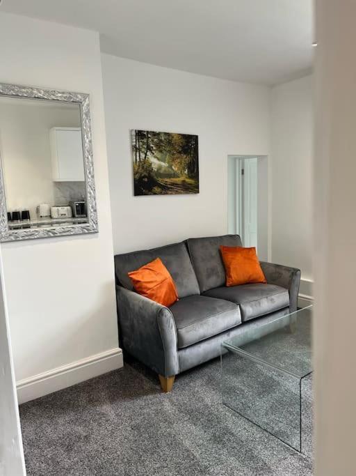 Town Centre Studio Flat Merthyr Tydfil Exterior foto